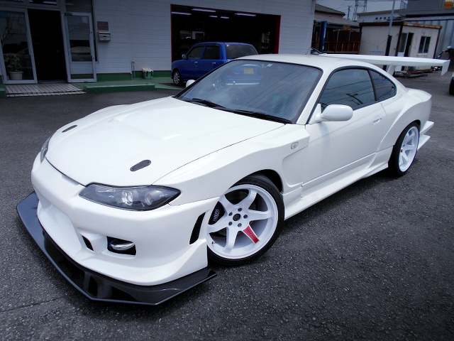 Front Exterior of S15 SILVIA SPEC-R V-PACKAGE.