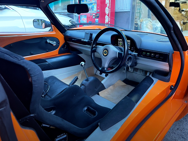 Interior of Exige Widebody Lotus Elise 111S.