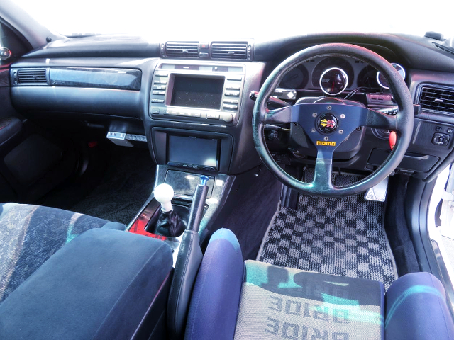 Dashboard and Manual shift of JZS171 CROWN ATHLETE V PREMIUM.