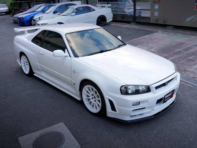 Front Exterior of R34 GT-R.