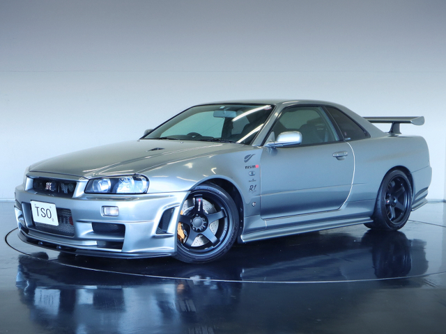 Front exterior of R34 SKYLINE GT-R.