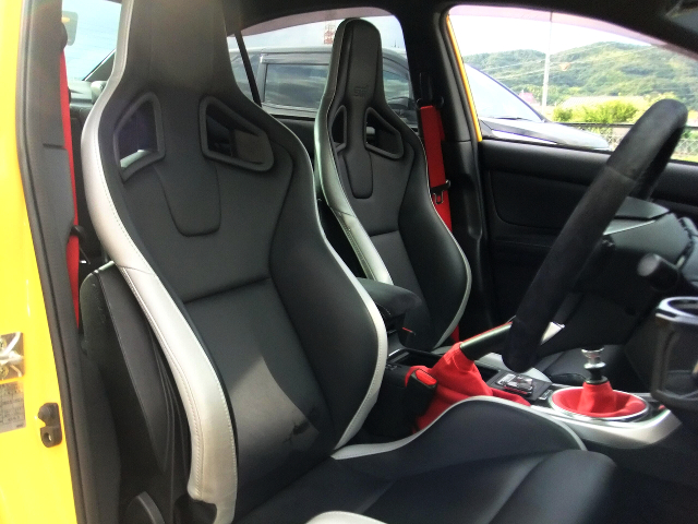 SEATS of WIDEBODY S207 NBR CHALLENGE PACKAGE YELLOW EDITION.