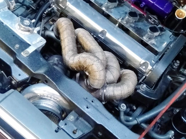 exhaust manifold on 4G63T.