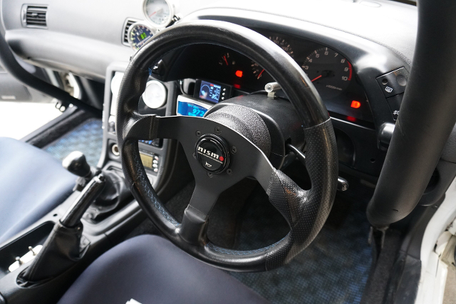 Dashboard and steering R32 SKYLINE-GT-R .