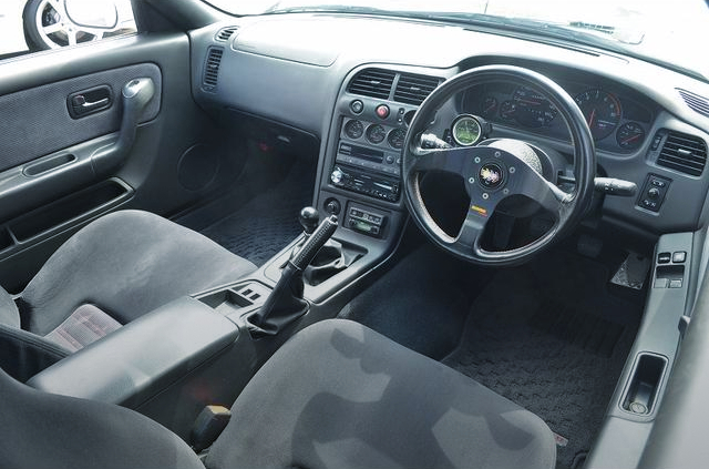 Interior of 590PS R33 SKYINE GT-R.