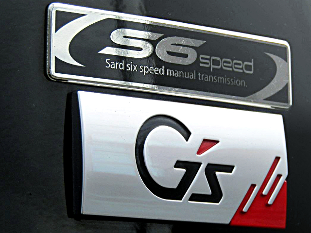 SARD S6 and Gs emblems.