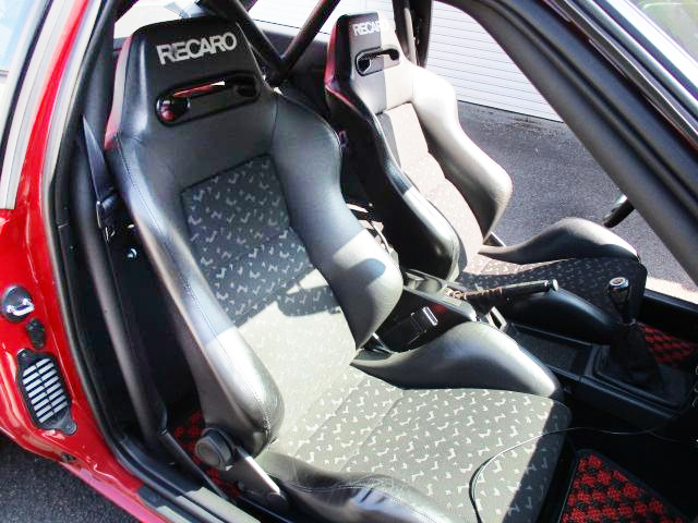recaro two-seat of AE86 COROLLA SR5 SPORT COUPE with GT-S style.