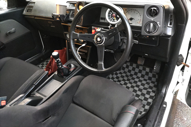 Interior of AE86 LEVIN GT-APEX.