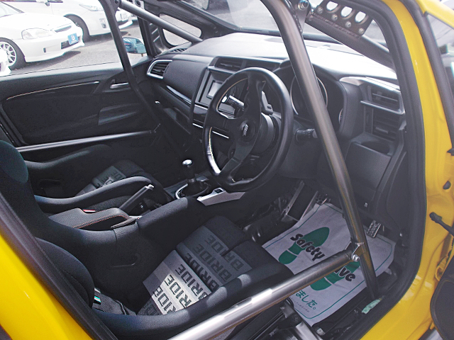 interior of GK5 JUN SUPER LEMON FIT RS.