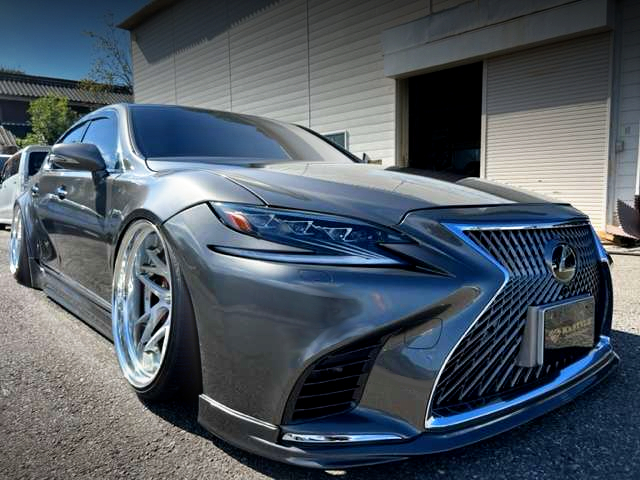 Front exterior of LEXUS LS460 with LS500 front and rear conversion.