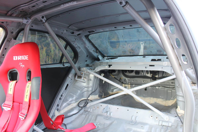 backseat delete and roll cage setup of CL7 ACCORD EURO-R.
