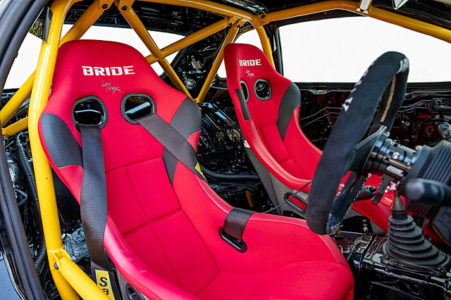 Roll bar and Bucket Two-seats.