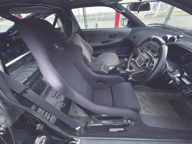 Driver side full bucket seat of WIDEBODY 180SX TYPE-X.