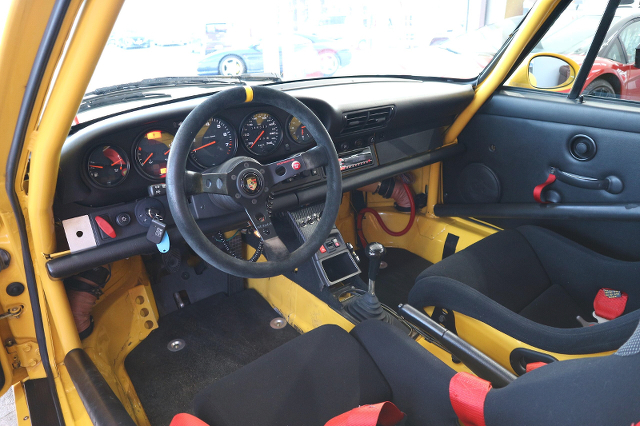 Interior Dashboard of PORSCHE 993 CARRERA RS CLUBSPORT.