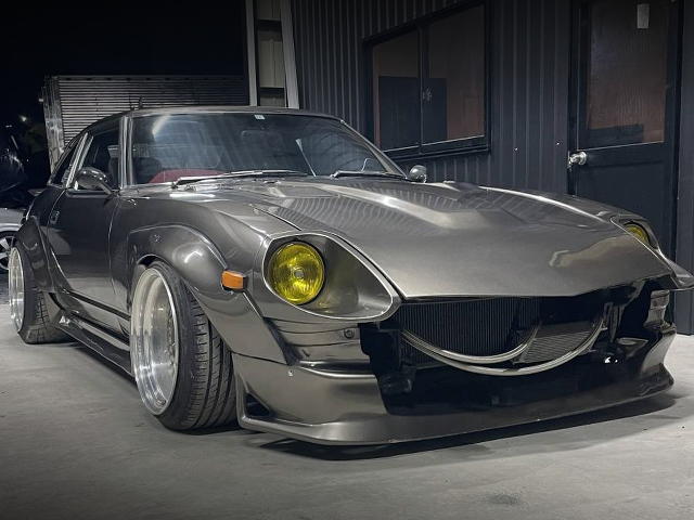 Front exterior of HGS130 FAIRLADY Z.