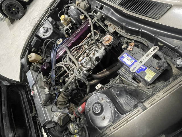 L28 engine in HGS130 FAIRLADY Z engine room.