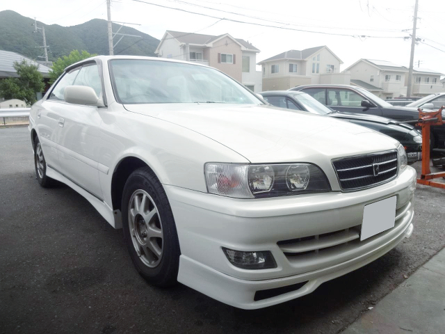 Front exterior of JZX101 CHASER 3.0 AVANTE G.