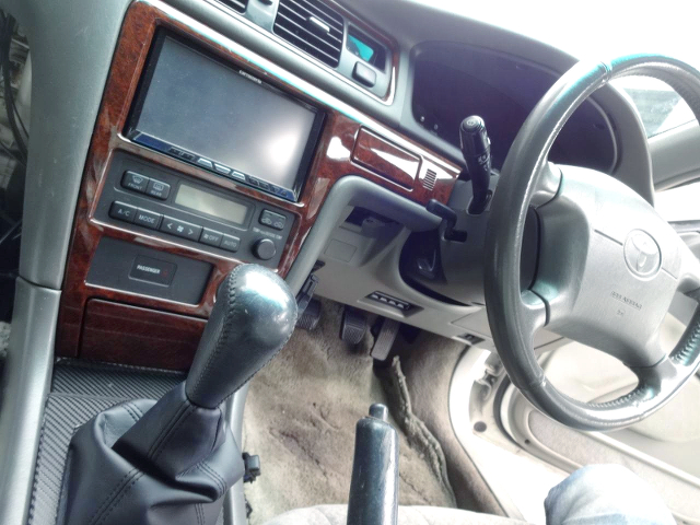 Dashboard and manual shift knob of JZX101 CHASER 3.0 AVANTE G.