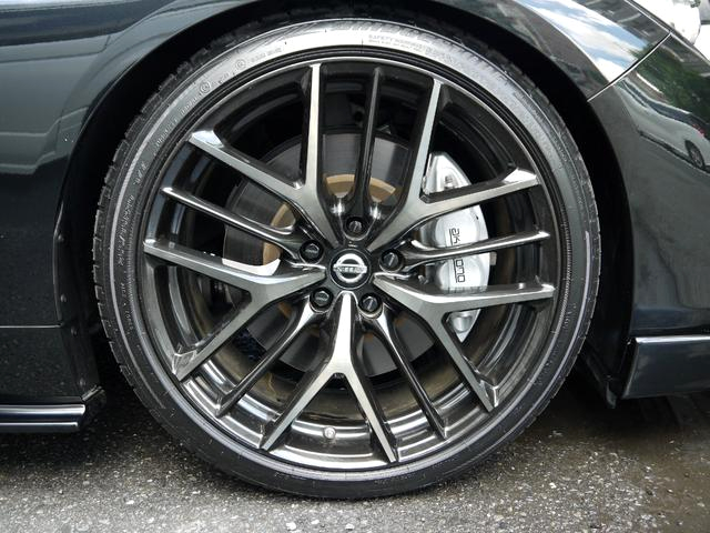 Installed R35 GT-R genuine wheels of 2017 model.