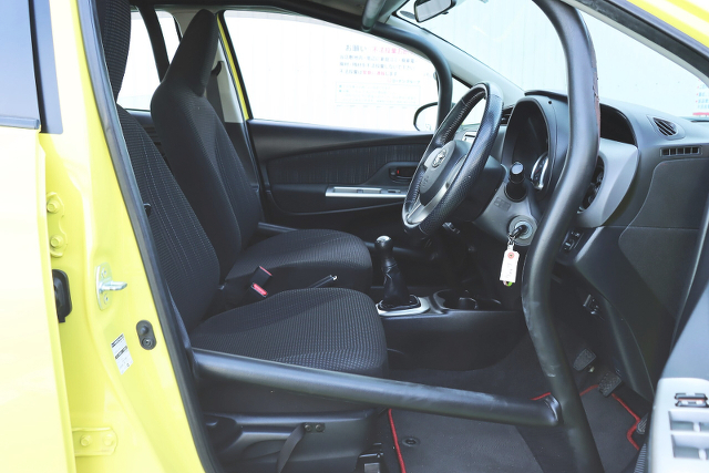 Driver-side interior of NCP131 VITZ RS RACING.