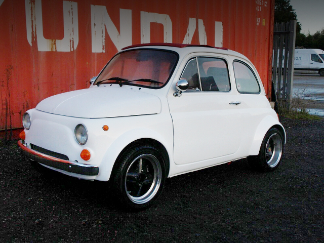 Front exterior of 2nd Gen FIAT 500.