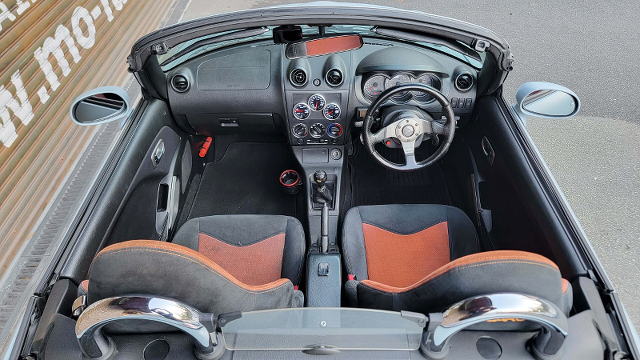 Interior of L880K COPEN ACTIVE TOP.