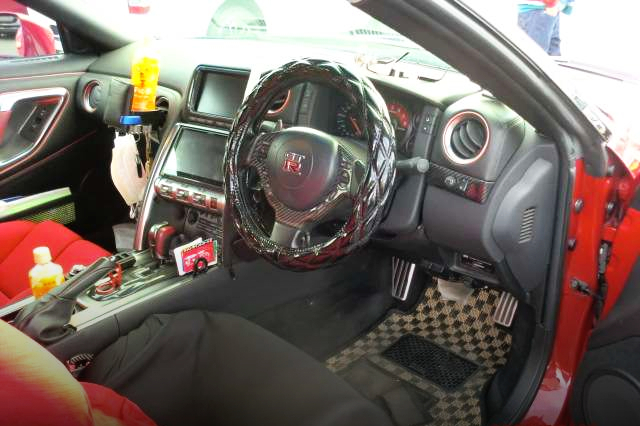 Interior of CHARGE SPEED WIDEBODY R35 GTR.