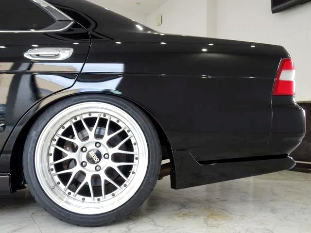 Rear Wheel of C35 LAUREL with RB26.