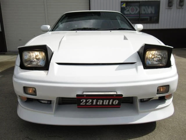 Front headlight of 180SX faced 180SX.