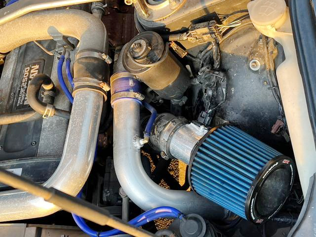 Air filter and pipes on RB25DET.