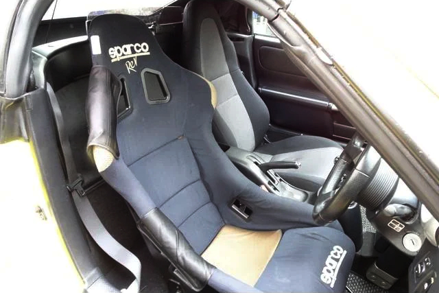Driver side full bucket seat of ZZW30 MR-S SUPERCHARGER.