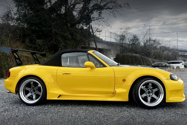 Right-side exterior of NOGAMI PROJECT WIDEBODY NB6C MAZDA ROADSTER.