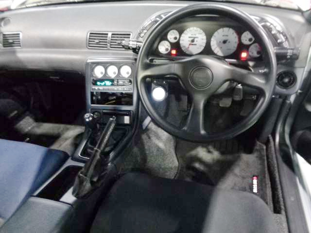 Dashboard and gauges of R32GTR.