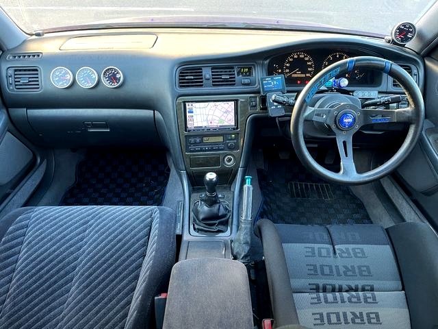 Dashboard of WIDEBODY purple JZX100 CHASER.