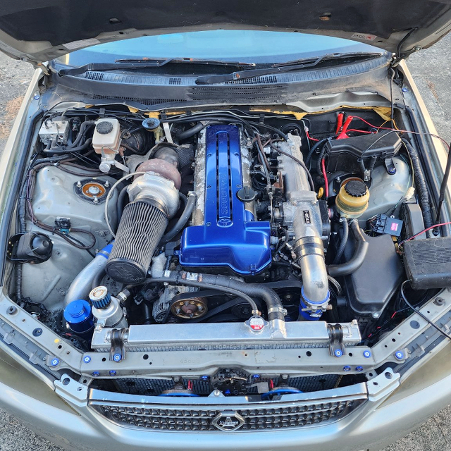 2JZ-GTE with single turbo in ALTEZZA engine room.