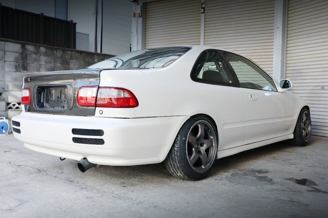 Rear exterior of EJ1 CIVIC COUPE.