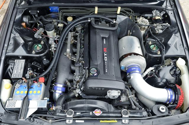 RB26 with Greddy T78-33D single turbo.
