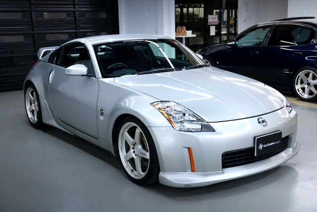 Front exterior of Z33 FAIRLADY Z.