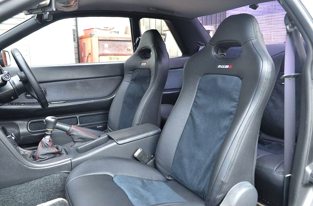 Interior seats of R32 SKYLINE GT-R V-SPEC 2.
