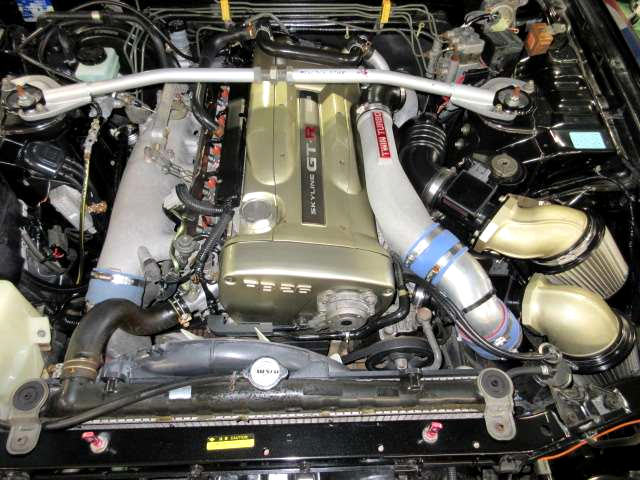 R34 Nur RB26DETT engine with HKS GT-SS twin turbo.