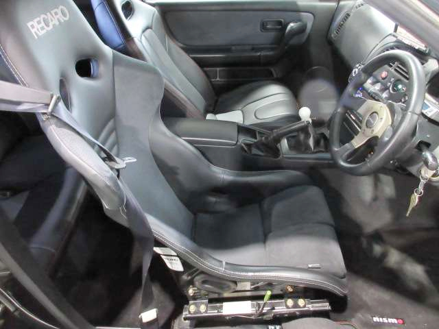 Driver side full bucket seat of R33 SKYLINE GT-R.