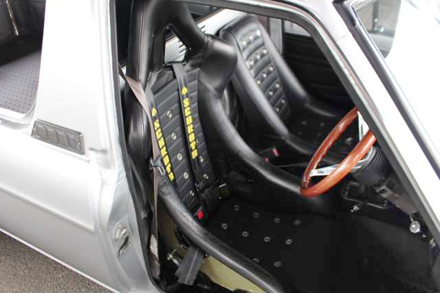 Driver-side Full bucket seat and Passenger-side bucket set. 