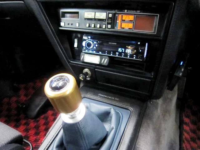 manual shift knob of HZ31 FAIRLADY Z 300ZX TWO-SEATER.
