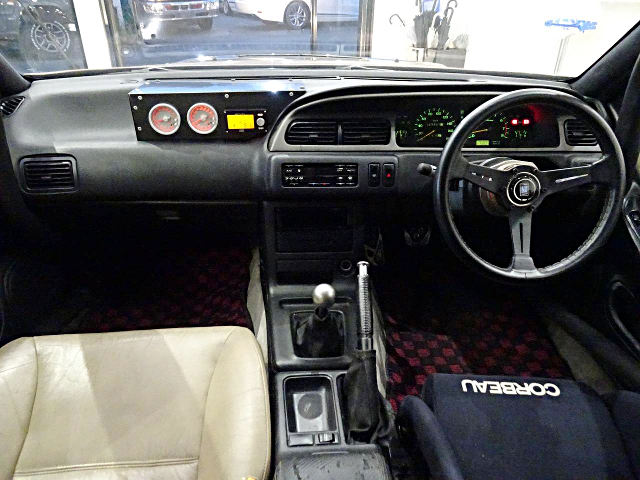 Dashboard of A31 CEFIRO with SR20DET.