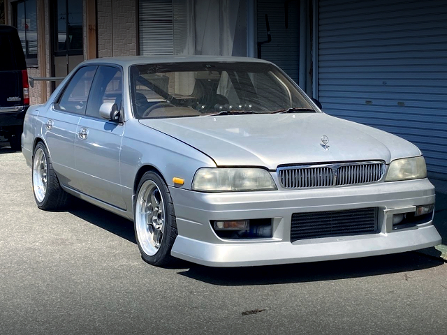 Front exterior of C34 NISSAN LAUREL with L28 3.1L turbo.