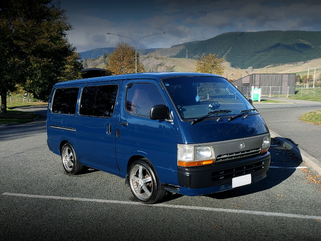 Front exterior of 4th Gen H100 TOYOTA HIACE With 1JZ turbo.