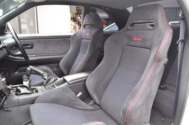 Interior seats of R33 SKYLINE GT-R V-SPEC.
