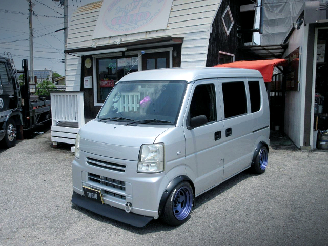 Front exterior of DA64V SUZUKI EVERY PA with JDM old school style.