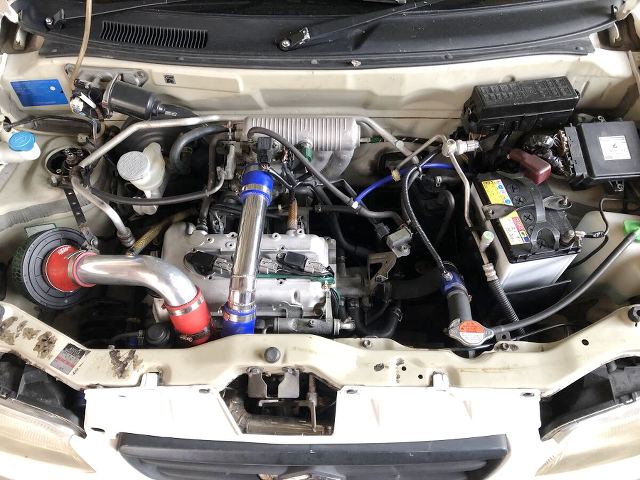 K6A twin cam turbo engine in HA23V SUZUKI ALTO VAN engine room.