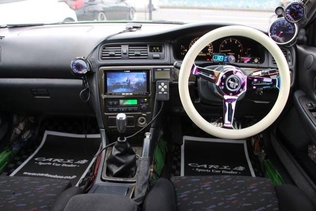 Dashboard of JZX100 CHASER TOURER-V EXCITING PACKAGE.